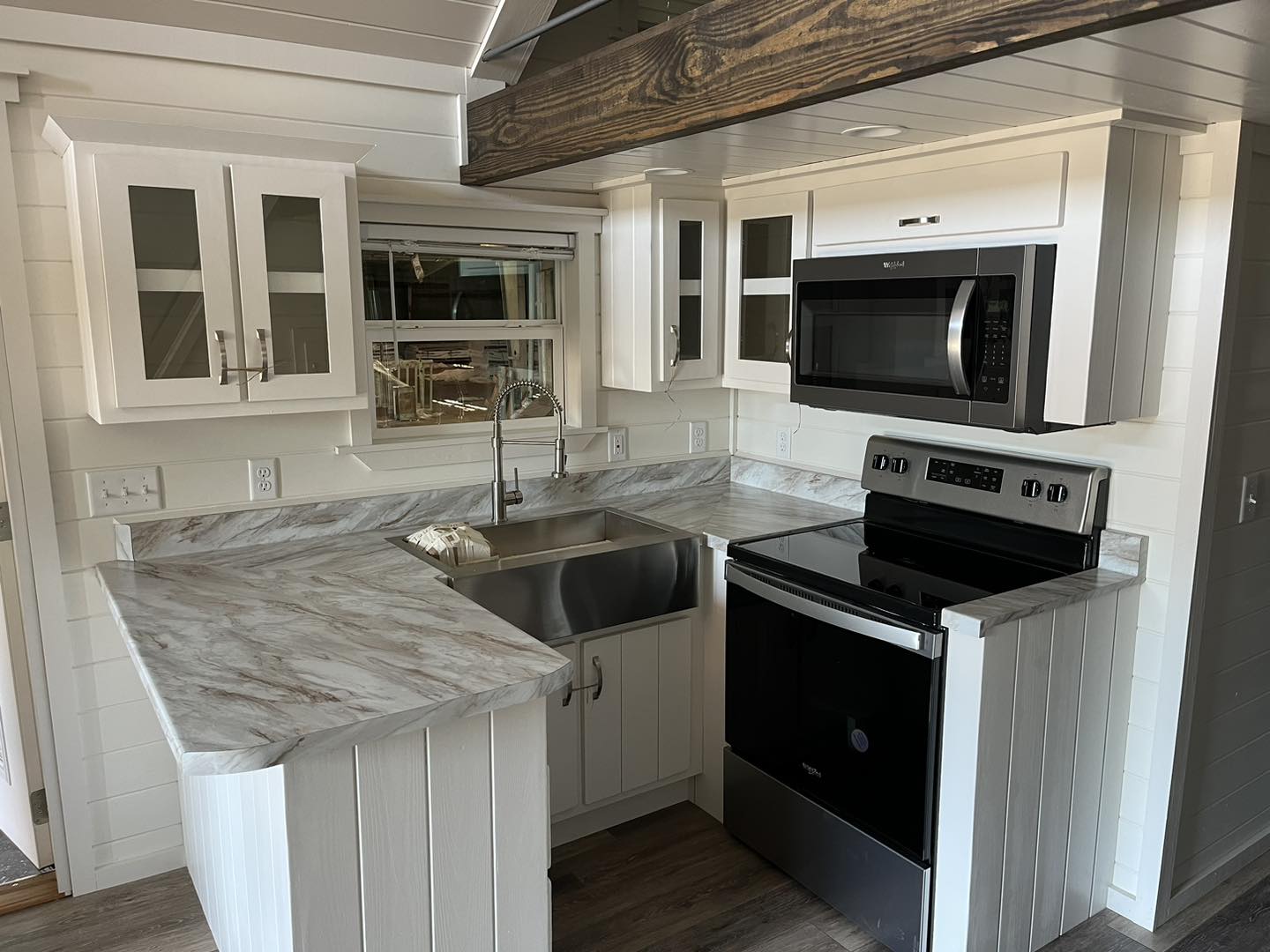 ACC-02 — kitchen with full appliances and farm sink