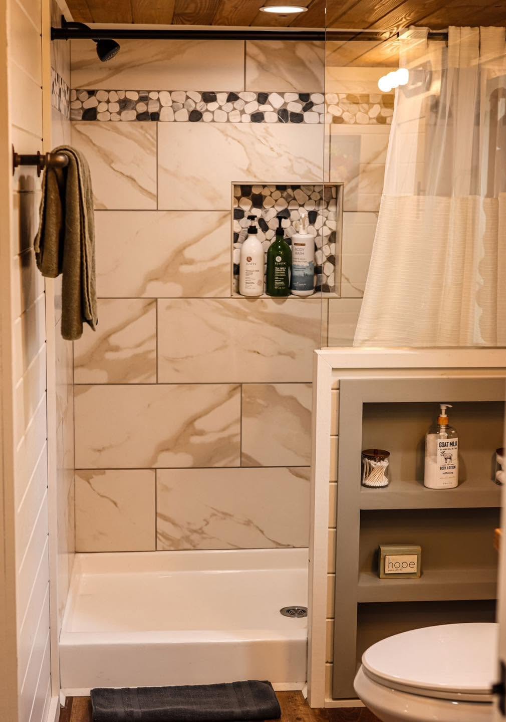 Kelsey 1.0 — spa-tiled tub and shower
